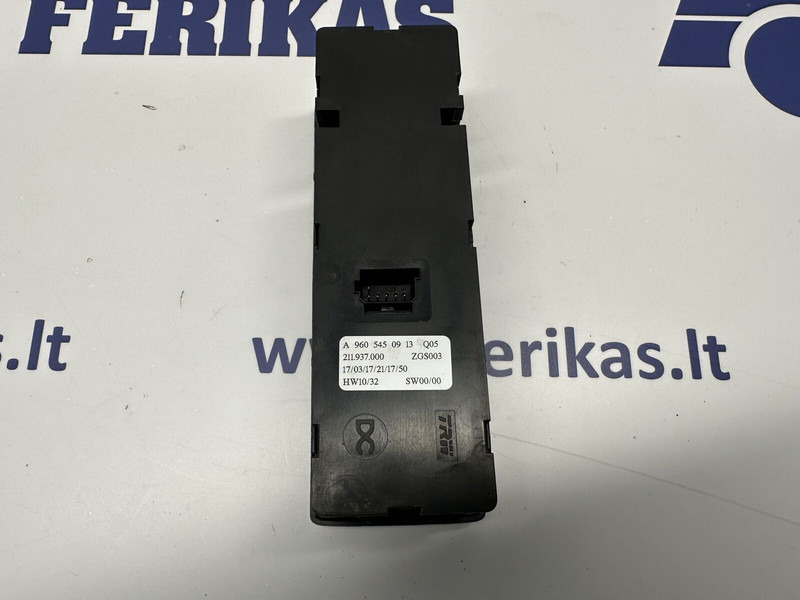 Mercedes-Benz passenger door, window control - Prietaisų skydas - Sunkvežimis: foto 2 Mercedes-Benz passenger door, window control - Prietaisų skydas - Sunkvežimis: foto 2