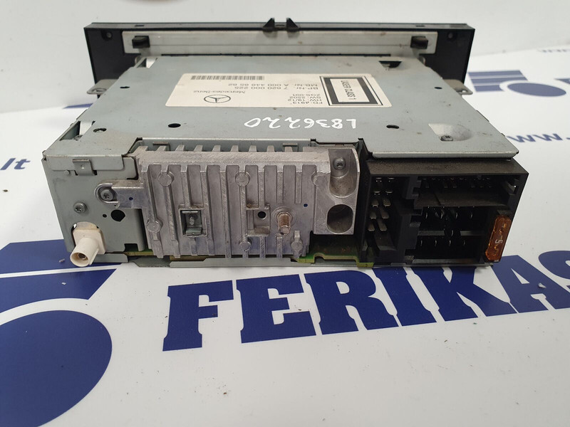 Mercedes-Benz radio - Prietaisų skydas - Sunkvežimis: foto 2 Mercedes-Benz radio - Prietaisų skydas - Sunkvežimis: foto 2