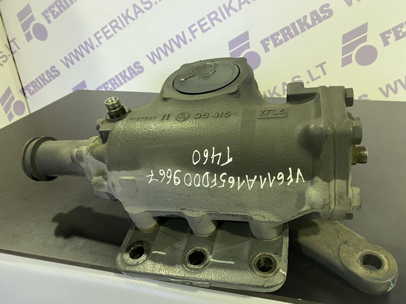 Renault T steering gear - Vairo kolonėlė - Sunkvežimis: foto 1 Renault T steering gear - Vairo kolonėlė - Sunkvežimis: foto 1