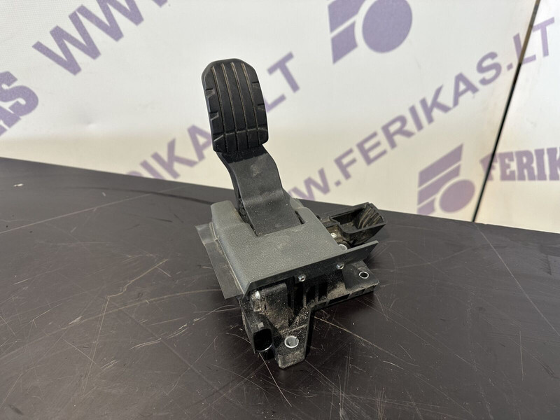 Scania - Pedalas - Sunkvežimis: foto 1 Scania - Pedalas - Sunkvežimis: foto 1