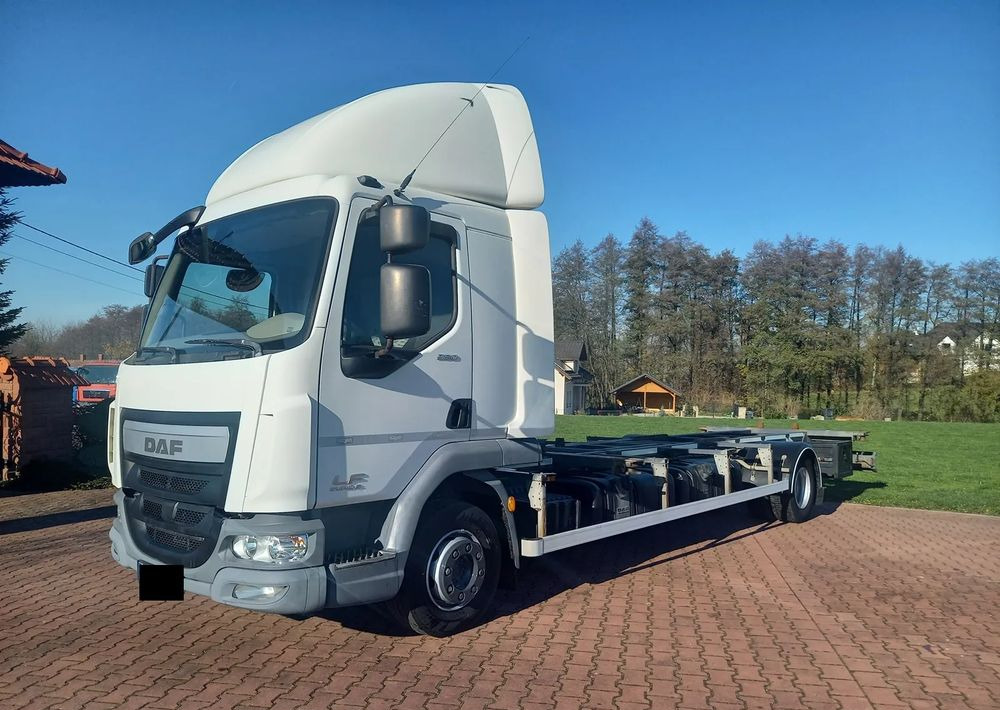 DAF 45 - Konteineris-vežimus/ Sukeisti kūną sunkvežimis: foto 2 DAF 45 - Konteineris-vežimus/ Sukeisti kūną sunkvežimis: foto 2