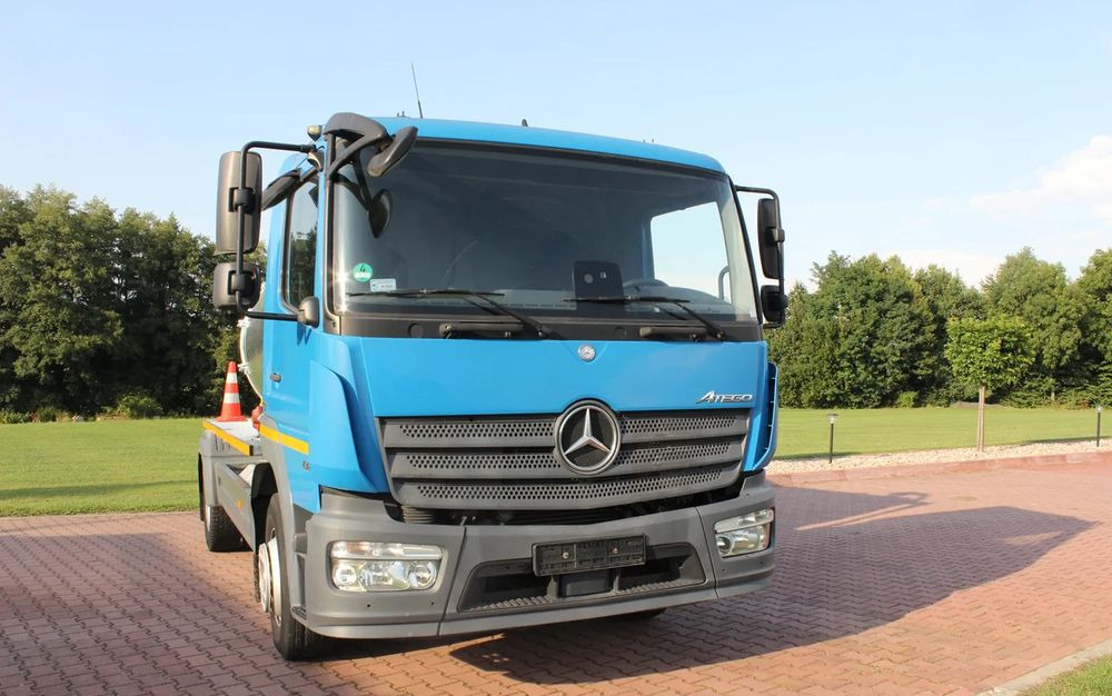 Mercedes-Benz ATEGO 13 18 EURO 6 BLUETEC 6 BECZKAASENIZACYJNA 7 200 LITRÓW - Autocisterna: foto 3 Mercedes-Benz ATEGO 13 18 EURO 6 BLUETEC 6 BECZKAASENIZACYJNA 7 200 LITRÓW - Autocisterna: foto 3