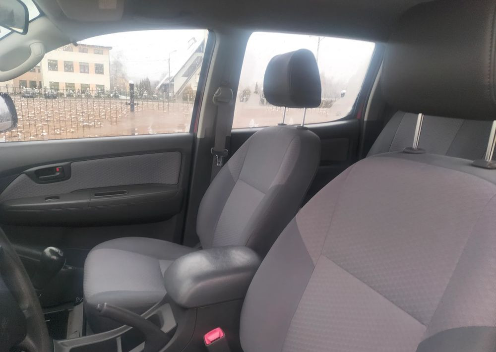 Toyota Hilux 2.5D 4x4, straż, strażacki, pożarniczy - Pikapas: foto 5 Toyota Hilux 2.5D 4x4, straż, strażacki, pożarniczy - Pikapas: foto 5