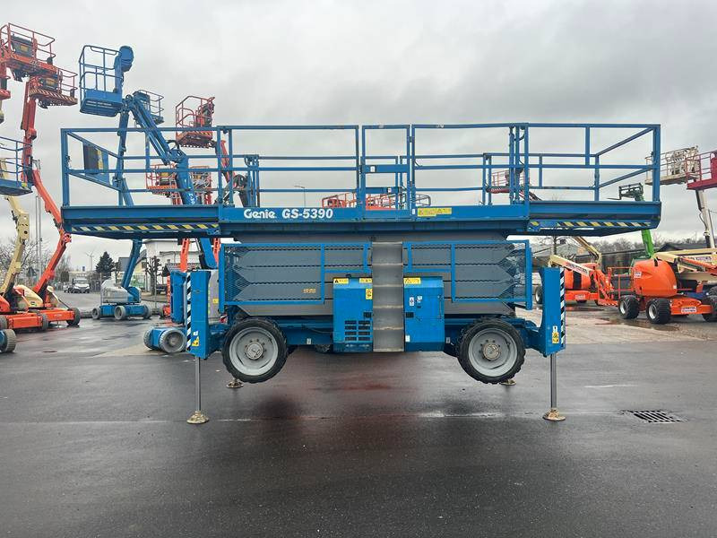 Žirklinis keltuvas Genie GS5390 RT diesel 4x4 18m (1711): foto 13