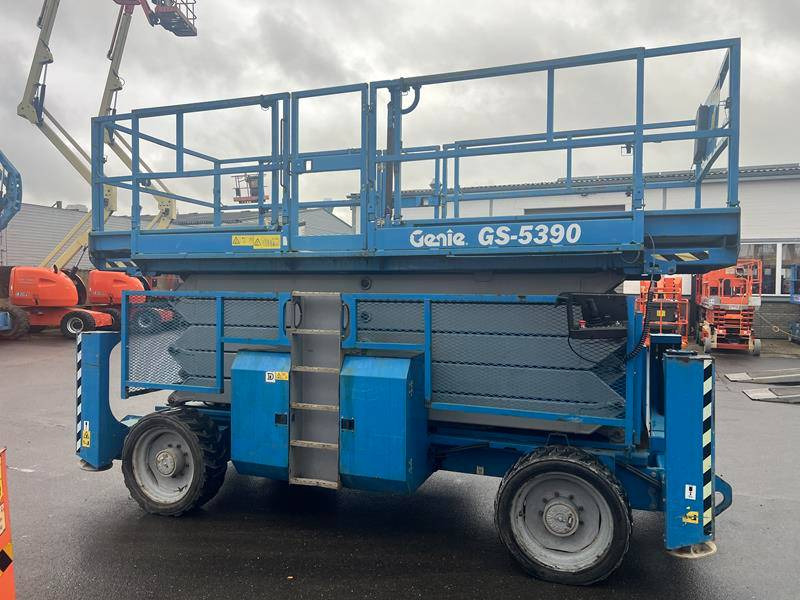 Žirklinis keltuvas Genie GS5390 RT diesel 4x4 18m (1711): foto 6