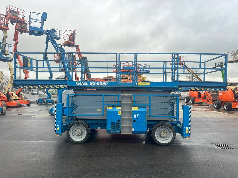 Žirklinis keltuvas Genie GS5390 RT diesel 4x4 18m (1711): foto 12
