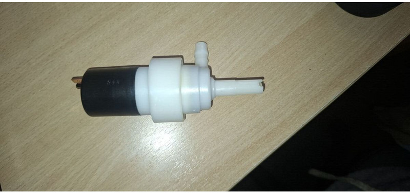 Hella 8TW 004 764-041 - Atsarginės dalys: foto 2 Hella 8TW 004 764-041 - Atsarginės dalys: foto 2