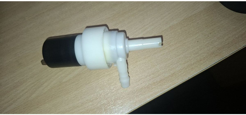 Hella 8TW 004 764-041 - Atsarginės dalys: foto 1 Hella 8TW 004 764-041 - Atsarginės dalys: foto 1