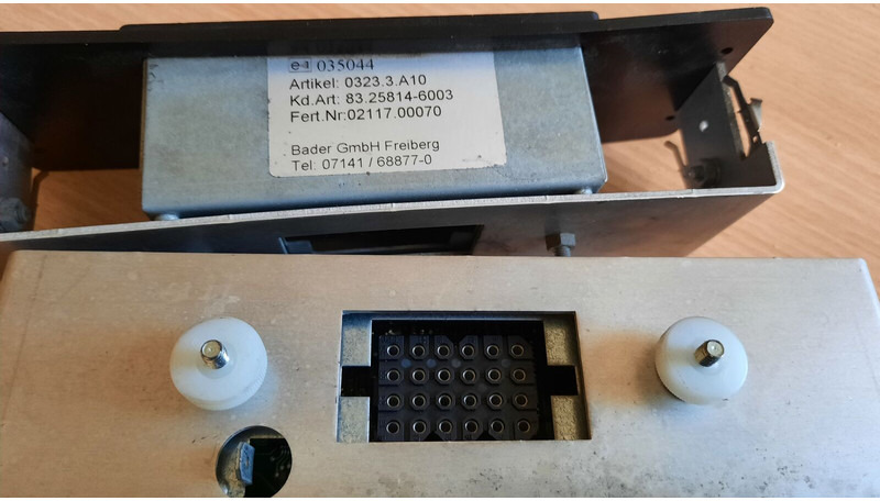 MAN Wabco 037 20/05 . 4461950040 - Valdymo blokas: foto 4 MAN Wabco 037 20/05 . 4461950040 - Valdymo blokas: foto 4