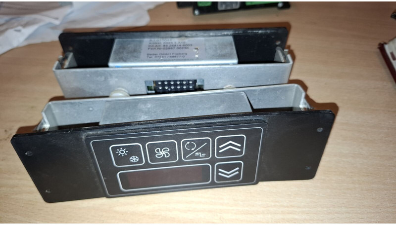 MAN Wabco 037 20/05 . 4461950040 - Valdymo blokas: foto 1 MAN Wabco 037 20/05 . 4461950040 - Valdymo blokas: foto 1