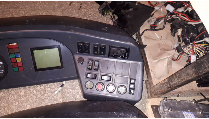 Mercedes-Benz D-78052VS - Prietaisų skydas: foto 5 Mercedes-Benz D-78052VS - Prietaisų skydas: foto 5