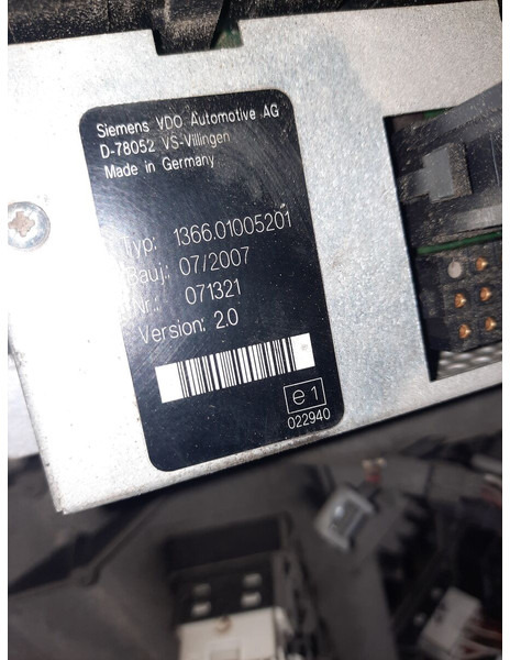 Mercedes-Benz D-78052VS - Prietaisų skydas: foto 3 Mercedes-Benz D-78052VS - Prietaisų skydas: foto 3