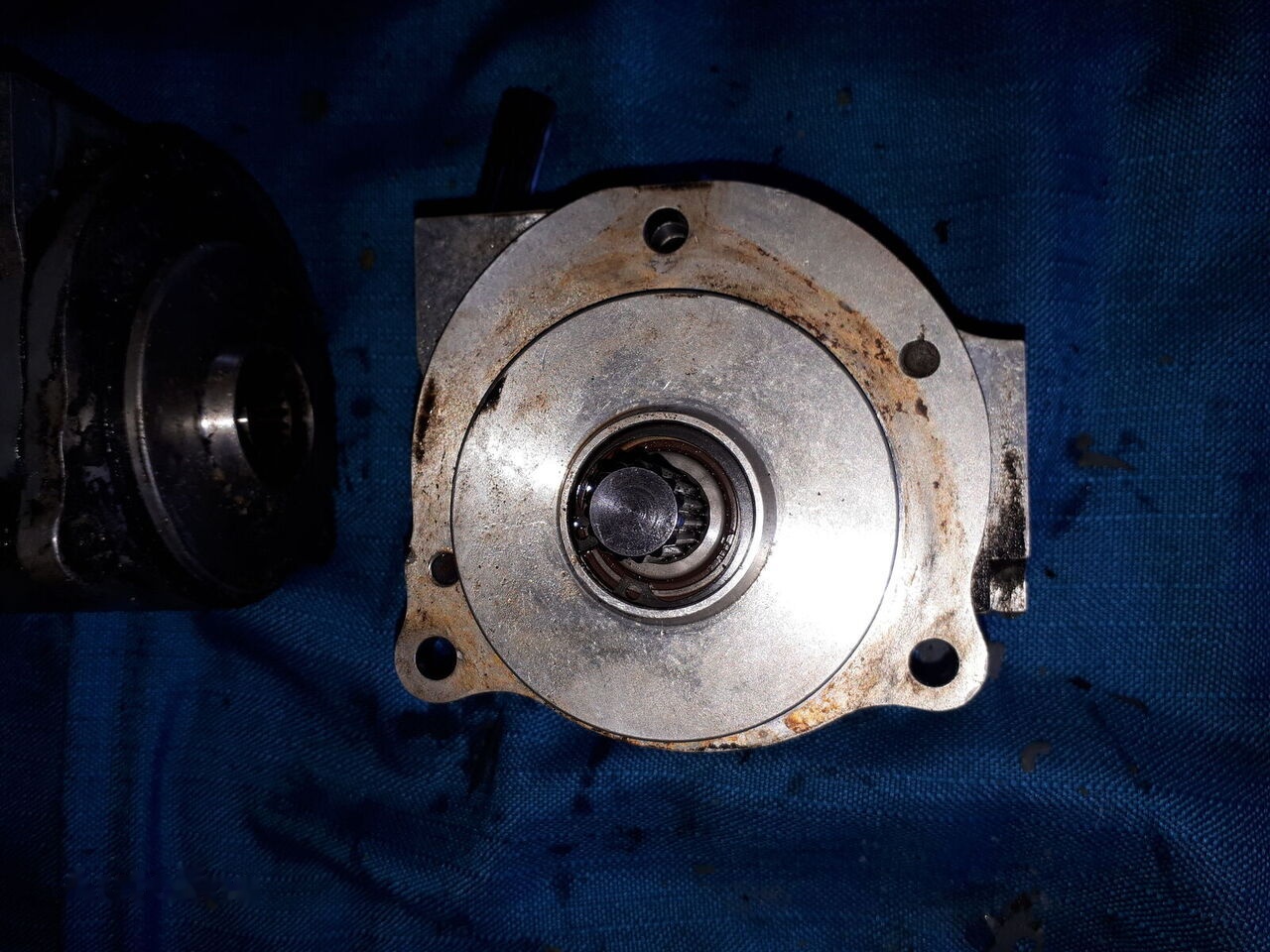 Rexroth ROTATION BPV-20\.30-24VDC 3792123. Rexroht/ Scania. Volvo. - Hidraulinis variklis - Autobusas: foto 2 Rexroth ROTATION BPV-20\.30-24VDC 3792123. Rexroht/ Scania. Volvo. - Hidraulinis variklis - Autobusas: foto 2