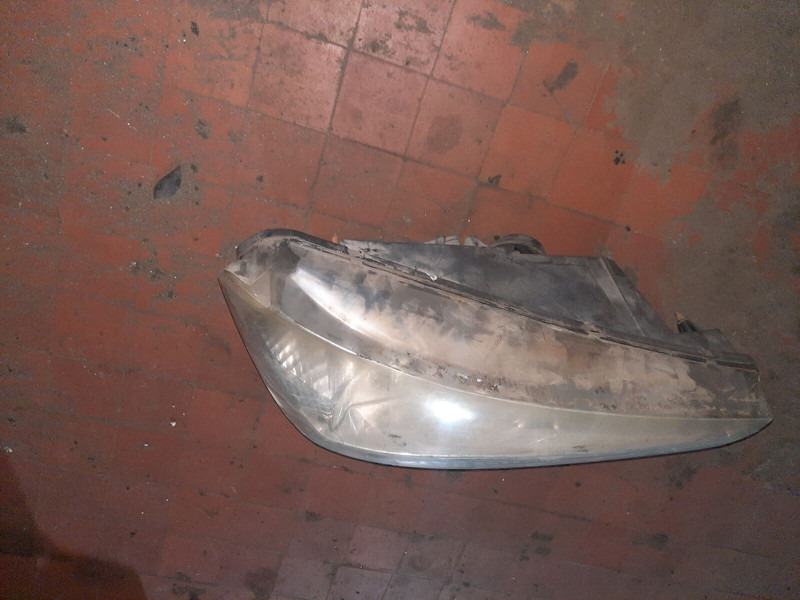 Scania Иризар Volvo. Ман. Мерседес - Priekinis žibintas: foto 5 Scania Иризар Volvo. Ман. Мерседес - Priekinis žibintas: foto 5