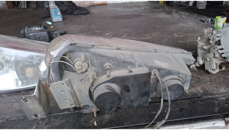 Scania Иризар Volvo. Ман. Мерседес - Priekinis žibintas: foto 2 Scania Иризар Volvo. Ман. Мерседес - Priekinis žibintas: foto 2