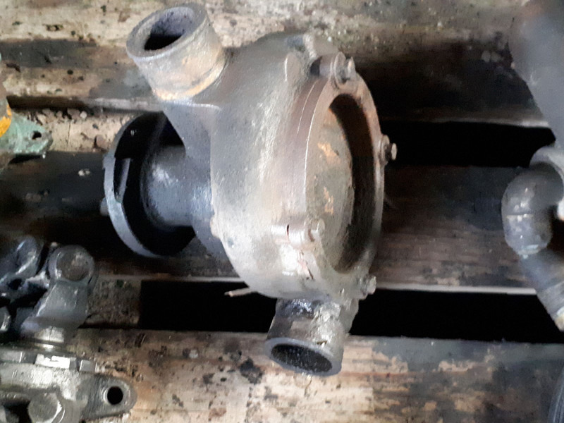 Volvo 4572010401. A4962010231 - Aušinimo skysčio siurblys: foto 2 Volvo 4572010401. A4962010231 - Aušinimo skysčio siurblys: foto 2