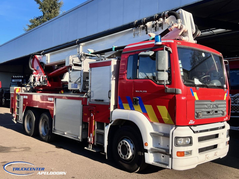 MAN TGA 26.350 Magirus ALP 320L = 32 meter, Waterpump, 6x4, Steel springs - Sunkvežimis: foto 3 MAN TGA 26.350 Magirus ALP 320L = 32 meter, Waterpump, 6x4, Steel springs - Sunkvežimis: foto 3