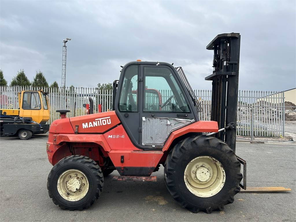 Manitou M26-4 - Krautuvas-visureigis: foto 1 Manitou M26-4 - Krautuvas-visureigis: foto 1