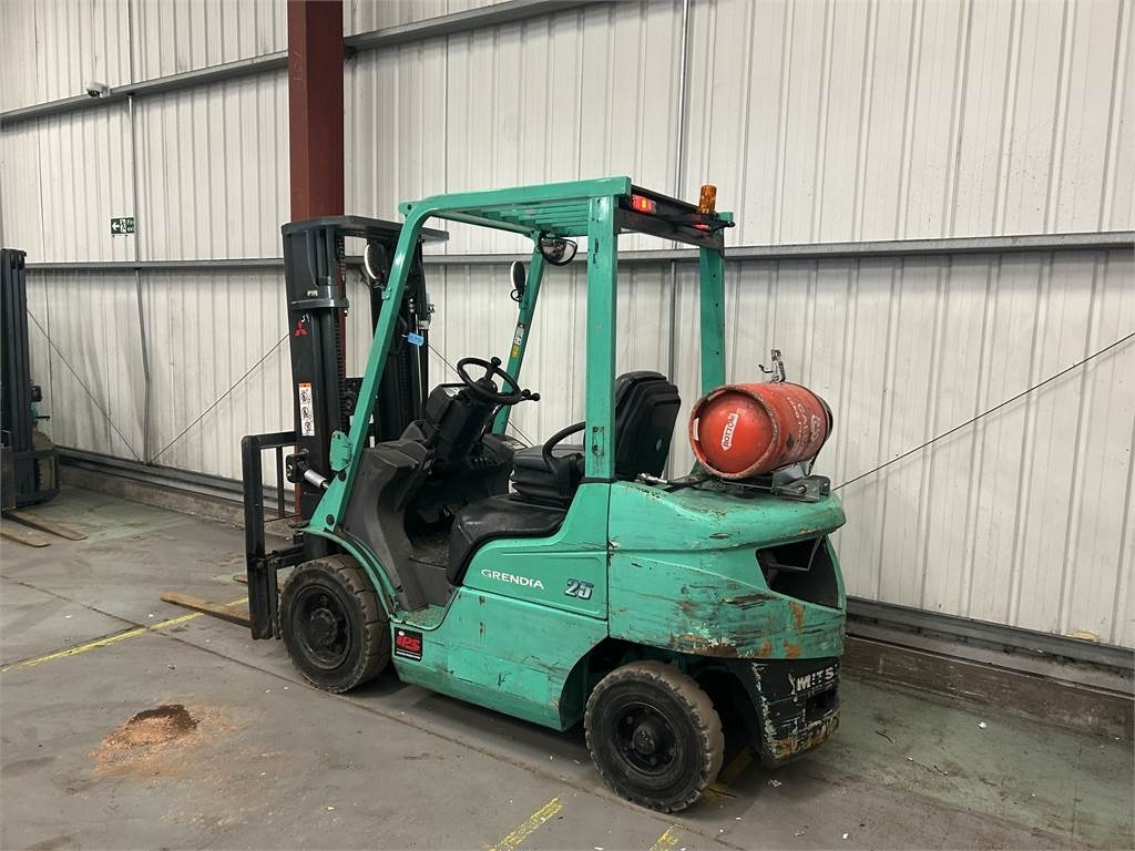 Mitsubishi FG25NT - Dujinis krautuvas: foto 3 Mitsubishi FG25NT - Dujinis krautuvas: foto 3