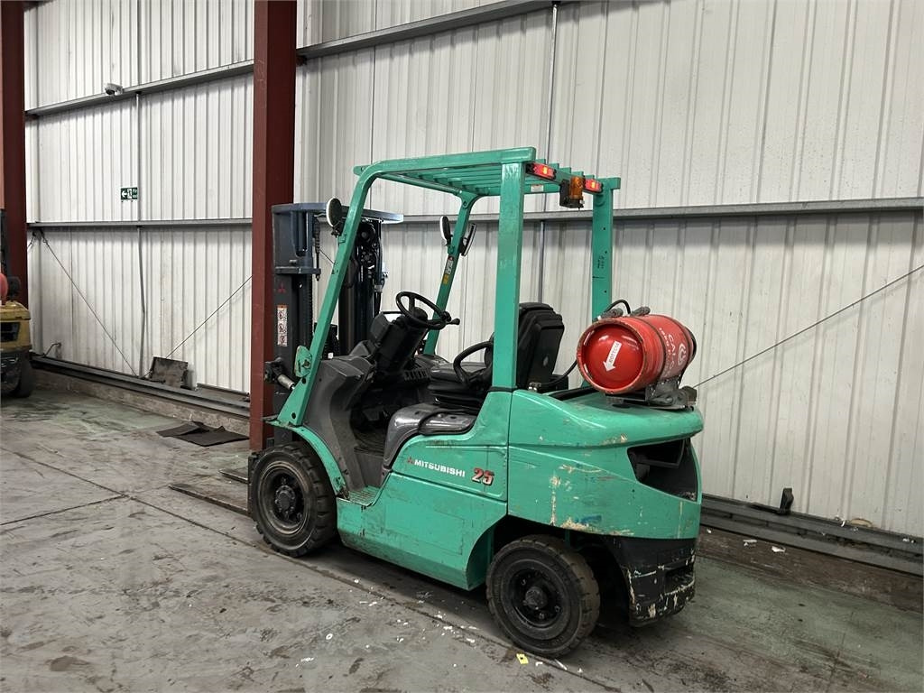 Mitsubishi FG25NT - Dujinis krautuvas: foto 3 Mitsubishi FG25NT - Dujinis krautuvas: foto 3