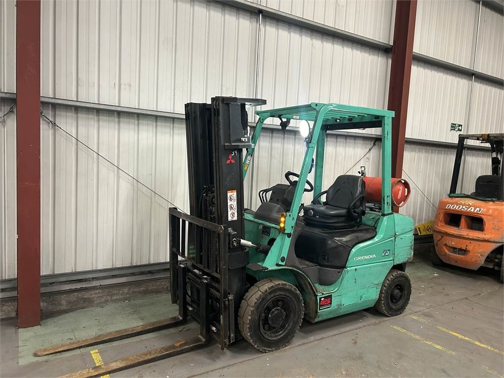 Mitsubishi FG25NT - Dujinis krautuvas: foto 2 Mitsubishi FG25NT - Dujinis krautuvas: foto 2