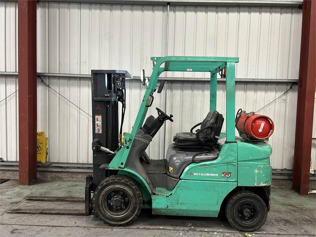 Mitsubishi FG25NT - Dujinis krautuvas: foto 1 Mitsubishi FG25NT - Dujinis krautuvas: foto 1
