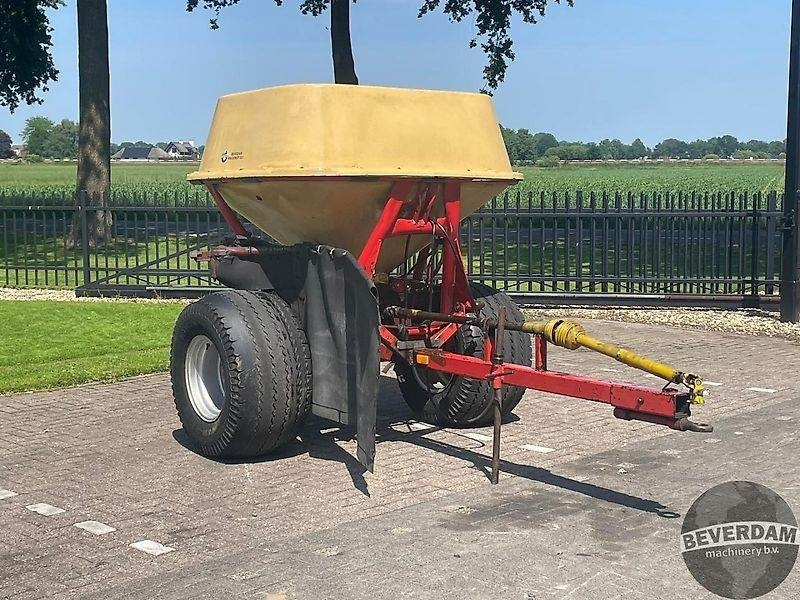 Vicon getrokken kunstmeststrooier - Trąšų barstytuvas: foto 1 Vicon getrokken kunstmeststrooier - Trąšų barstytuvas: foto 1