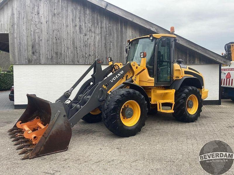 Volvo L45F - Ratinis krautuvas: foto 1 Volvo L45F - Ratinis krautuvas: foto 1