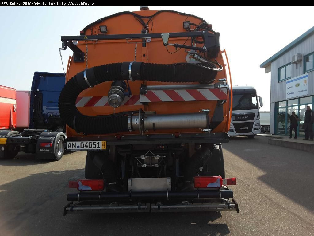 MAN TGS 18.360 4X2 LL Bucher OF 8000 RS beids. WK HD - Gatvių šlavimo mašina: foto 3 MAN TGS 18.360 4X2 LL Bucher OF 8000 RS beids. WK HD - Gatvių šlavimo mašina: foto 3
