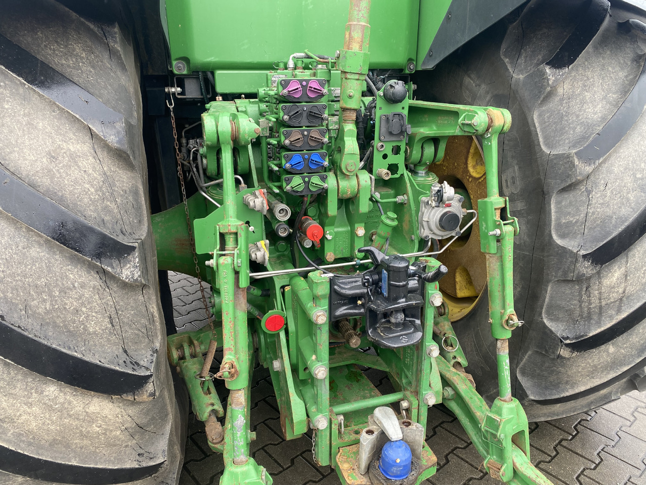 John Deere 8335 R AutoPower 50 km/h 370 PS - Traktorius: foto 4 John Deere 8335 R AutoPower 50 km/h 370 PS - Traktorius: foto 4