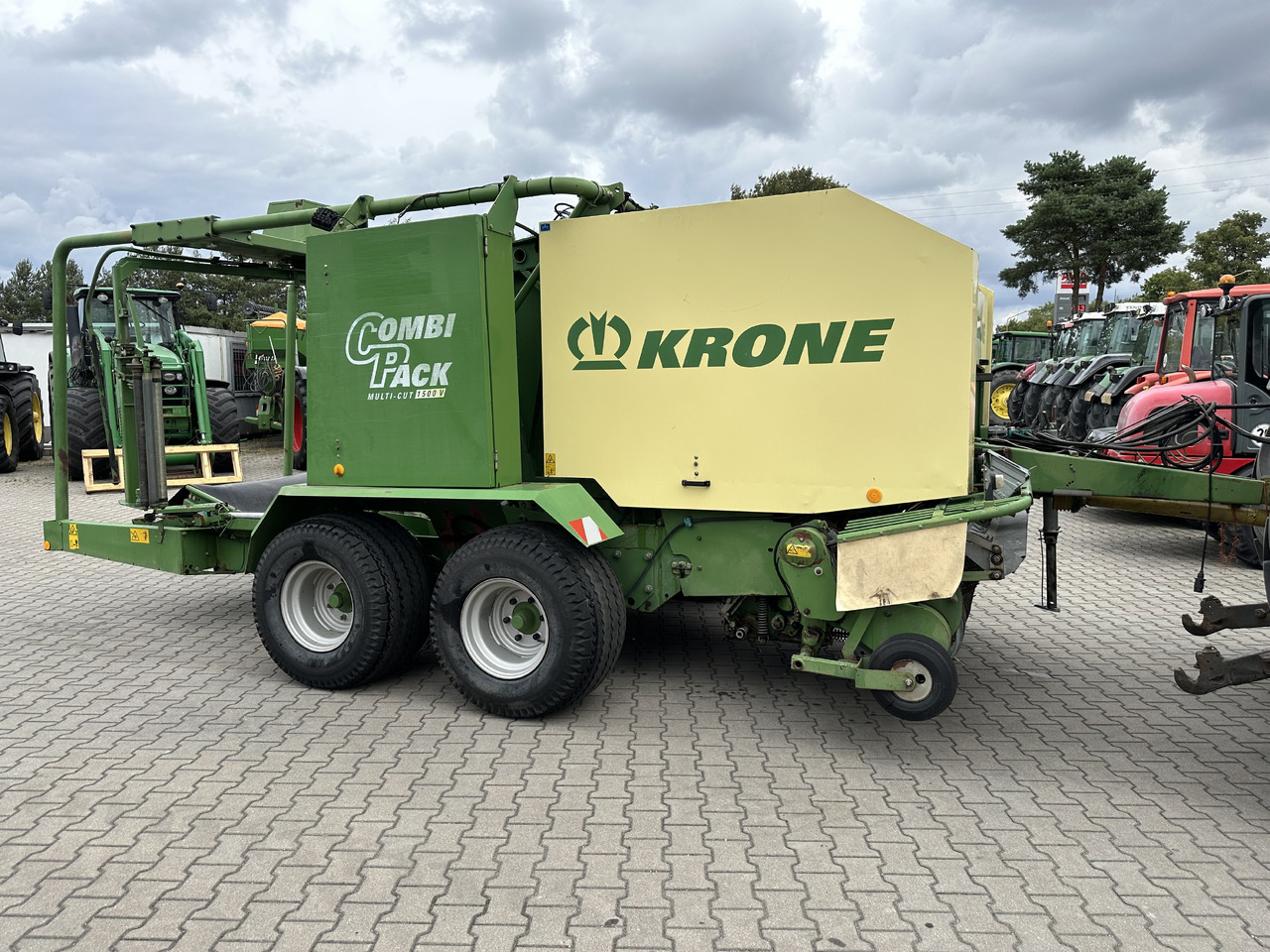 Krone COMBI PACK 1500 V MC - Ruloninis presas: foto 2 Krone COMBI PACK 1500 V MC - Ruloninis presas: foto 2