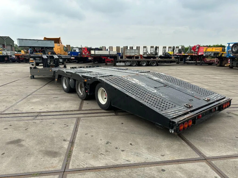 Bodex 3 AXLE TRUCKTRANSPORTER - Autovežis puspriekabė: foto 5 Bodex 3 AXLE TRUCKTRANSPORTER - Autovežis puspriekabė: foto 5