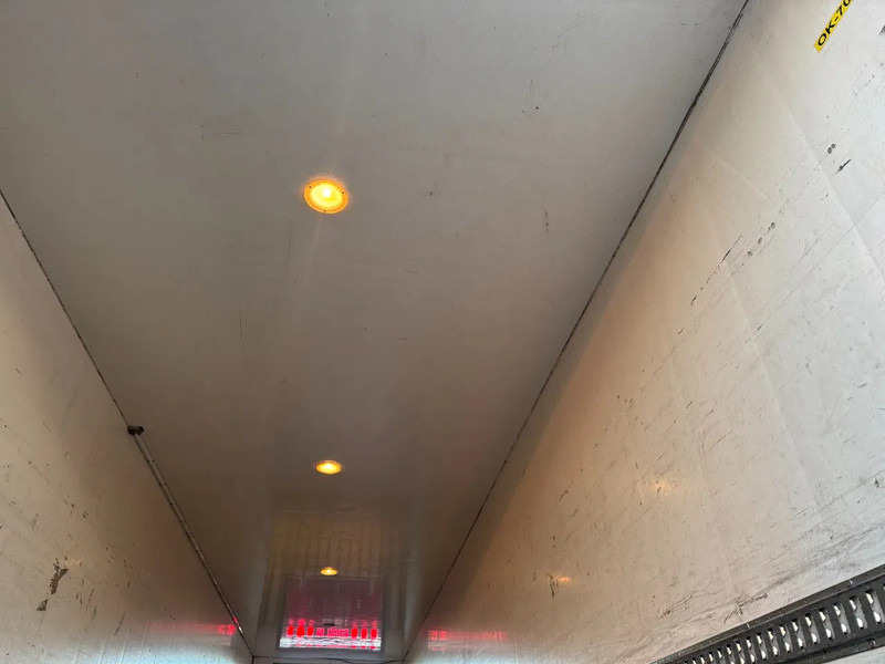 Furgonas puspriekabė Chereau 2 AS - SAF - ISOLATED BOX + DHOLLANDIA LIFT 2.000 KG: foto 8