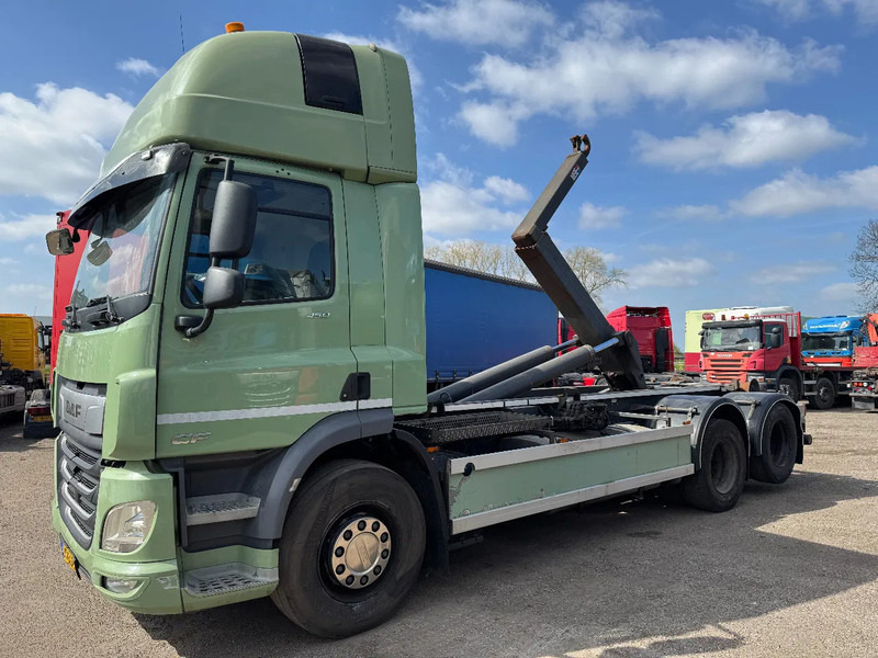 DAF CF 450 6X2 EURO 6 VDL 21T HOOK LIFTING AXLE - Hook-lift sunkvežimis: foto 4 DAF CF 450 6X2 EURO 6 VDL 21T HOOK LIFTING AXLE - Hook-lift sunkvežimis: foto 4