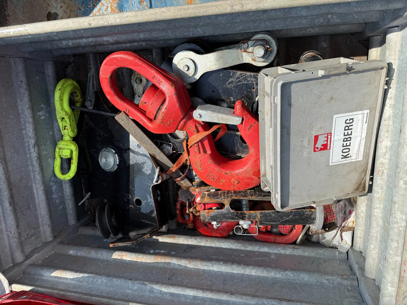 FASSI 8 x HYDR + 3 X MANUEL, REMOTE CONTROLE, WINCH 5630 KG, WITH SEPARATE BOX WITH HYDROVEN POWERPACK 30KW  AND OIL TANK. F1950RAF 2. lizingą FASSI 8 x HYDR + 3 X MANUEL, REMOTE CONTROLE, WINCH 5630 KG, WITH SEPARATE BOX WITH HYDROVEN POWERPACK 30KW  AND OIL TANK. F1950RAF 2.: foto 12