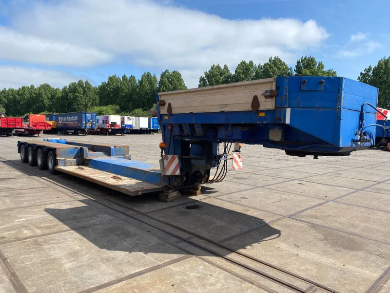 Goldhofer 4 AXEL STEERING - Žemo profilio platforma puspriekabė: foto 2 Goldhofer 4 AXEL STEERING - Žemo profilio platforma puspriekabė: foto 2