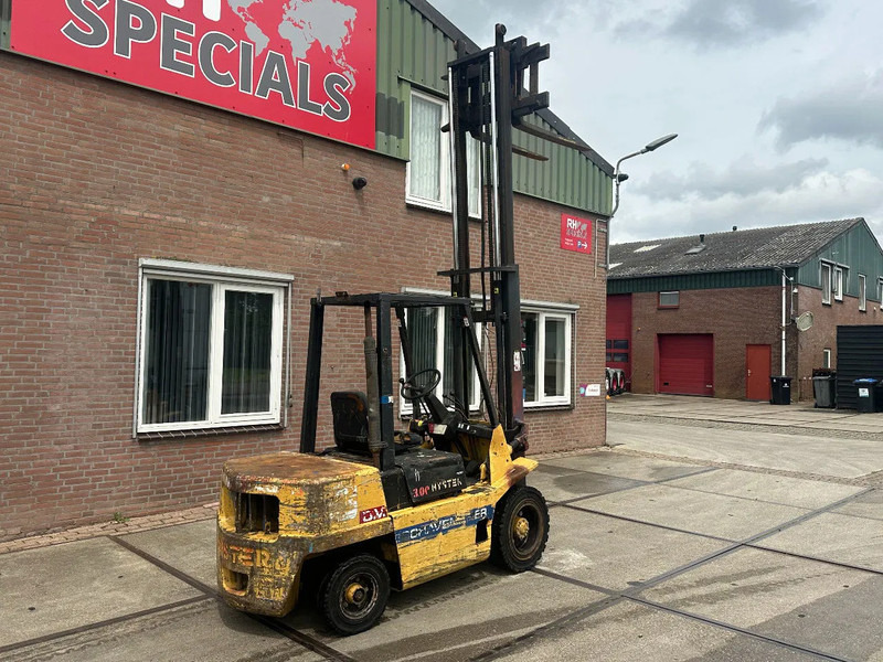 Hyster H3.00XL - 3 TONS - Dyzelinis krautuvas: foto 4 Hyster H3.00XL - 3 TONS - Dyzelinis krautuvas: foto 4