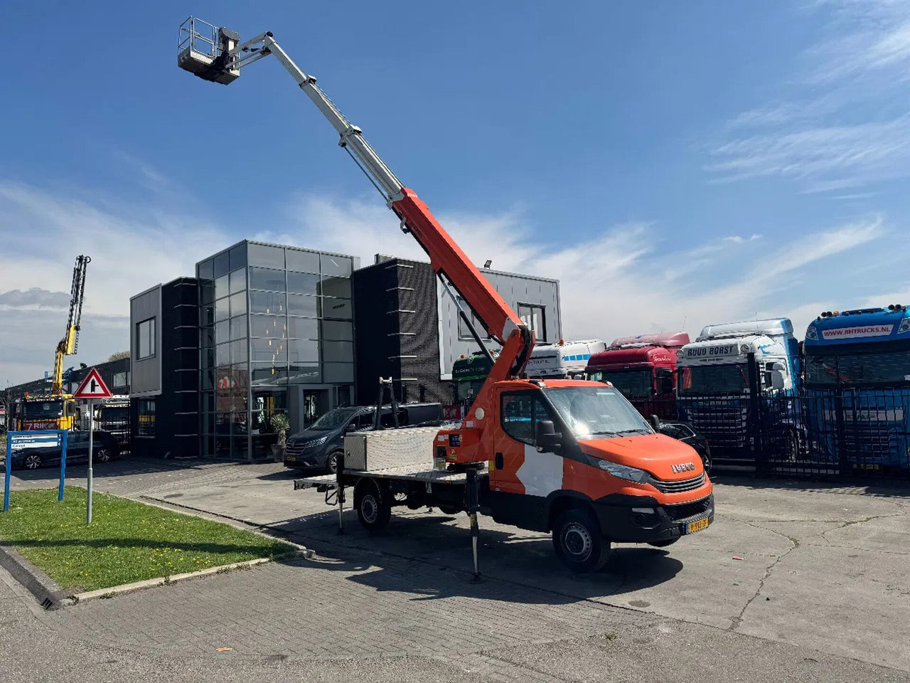 Iveco DAILY 35 140 SCORPION 2112J 2019 - Autobokštelio: foto 5 Iveco DAILY 35 140 SCORPION 2112J 2019 - Autobokštelio: foto 5