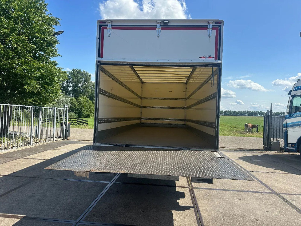 Iveco ML 150 -220, DHOLLANDIA LIFT, BOX 760X250X250 CM - Furgonas sunkvežimis: foto 5 Iveco ML 150 -220, DHOLLANDIA LIFT, BOX 760X250X250 CM - Furgonas sunkvežimis: foto 5