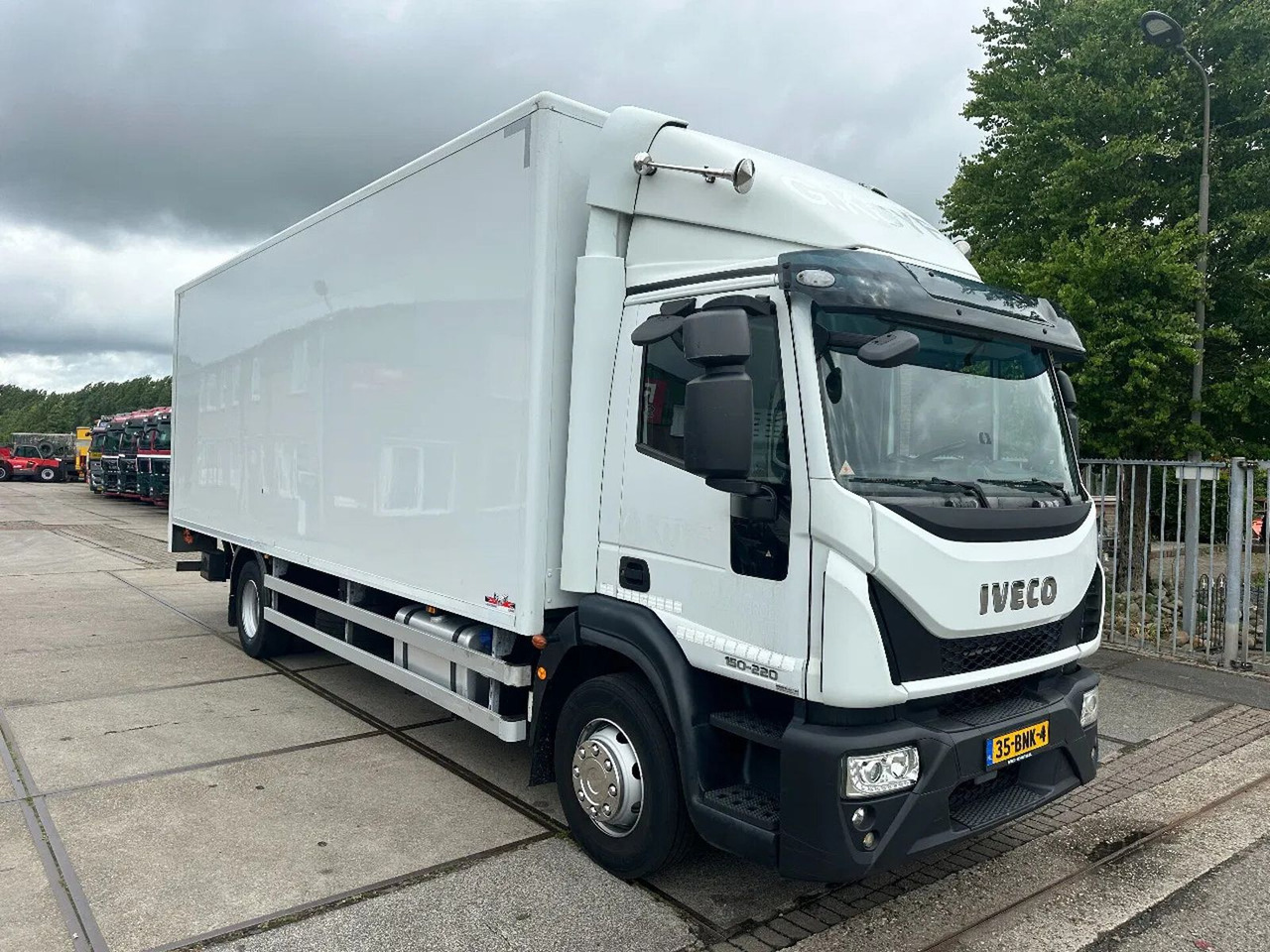 Iveco ML 150 -220, DHOLLANDIA LIFT, BOX 760X250X250 CM - Furgonas sunkvežimis: foto 3 Iveco ML 150 -220, DHOLLANDIA LIFT, BOX 760X250X250 CM - Furgonas sunkvežimis: foto 3