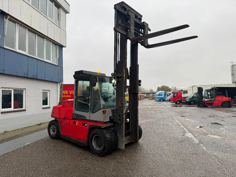 Kalmar DCF 80-9 8000 KG 2 STAGE MAST FORK POSITIONER DIESEL - Dyzelinis krautuvas: foto 4 Kalmar DCF 80-9 8000 KG 2 STAGE MAST FORK POSITIONER DIESEL - Dyzelinis krautuvas: foto 4