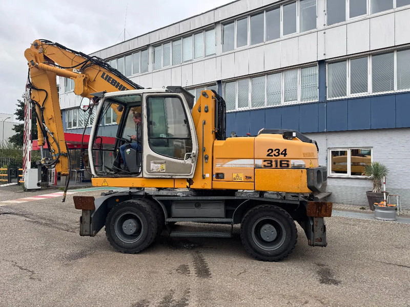 Liebherr A 316 LITRONIC CABIN HIGH CE - Ekskavatorius su ilga strėle: foto 3 Liebherr A 316 LITRONIC CABIN HIGH CE - Ekskavatorius su ilga strėle: foto 3