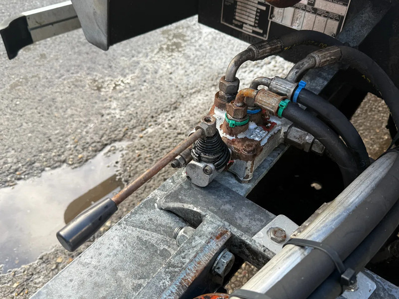 MAN TGA 18.430 4X2 + 3x WINCH + TACK 2 AXLE - YEAR 2007 lizingą MAN TGA 18.430 4X2 + 3x WINCH + TACK 2 AXLE - YEAR 2007: foto 15 MAN TGA 18.430 4X2 + 3x WINCH + TACK 2 AXLE - YEAR 2007 lizingą MAN TGA 18.430 4X2 + 3x WINCH + TACK 2 AXLE - YEAR 2007: foto 15