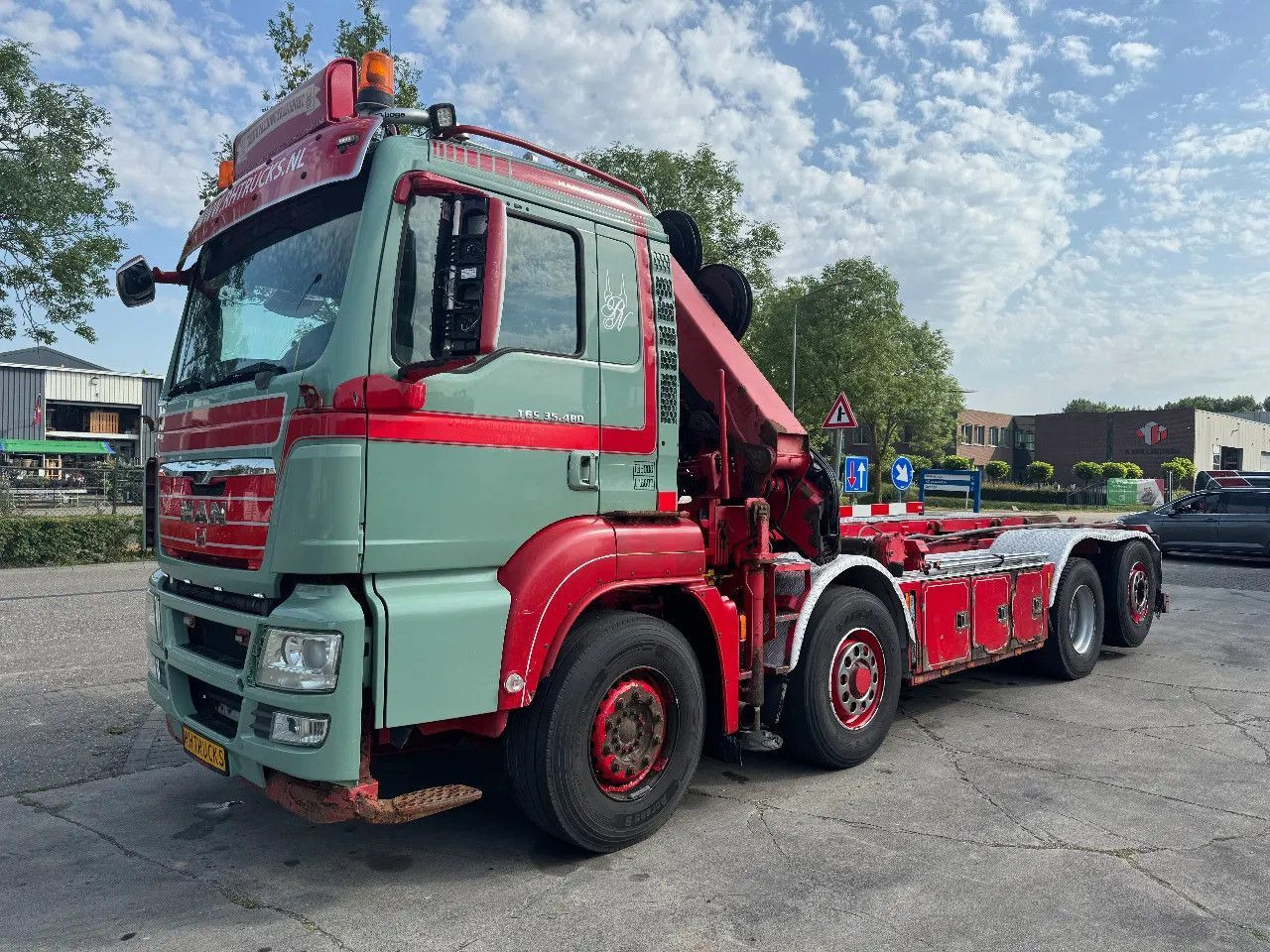 Hook-lift sunkvežimis, Sunkvežimis su kranu MAN TGS 35.480 8X4 HMF 2420 K5 + HMF ABLE + REMOTE C: foto 15