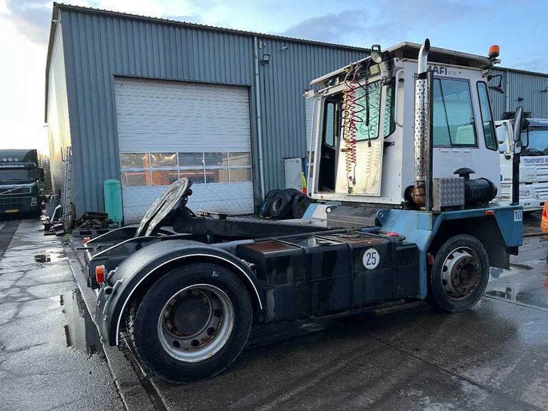 Mafi MT25T131C 4X2 *GEARBOX DON'T GO IN REVERSE* MT25T131C - Terminalų vilkikas: foto 5 Mafi MT25T131C 4X2 *GEARBOX DON'T GO IN REVERSE* MT25T131C - Terminalų vilkikas: foto 5