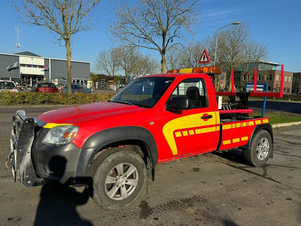 Mazda BT-50 4X4 + TOW TRUCK + DOUBLE WINCH + REMOTE - Evakuatorius: foto 1 Mazda BT-50 4X4 + TOW TRUCK + DOUBLE WINCH + REMOTE - Evakuatorius: foto 1