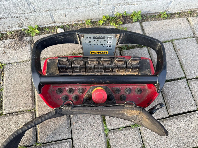 Scania G370 4X4 EURO 6 + 3-SIDE TIPPER + PALFINGER PK9002 + REMOTE - Savivartis sunkvežimis, Sunkvežimis su kranu: foto 5 Scania G370 4X4 EURO 6 + 3-SIDE TIPPER + PALFINGER PK9002 + REMOTE - Savivartis sunkvežimis, Sunkvežimis su kranu: foto 5