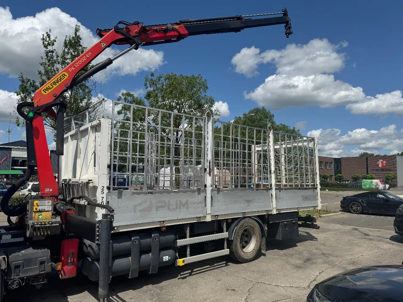 Scania P280 4X2 EURO 6 PALFINGER PK12002 + REMOTE CONTR - Platforminis/ Bortinis sunkvežimis, Sunkvežimis su kranu: foto 5 Scania P280 4X2 EURO 6 PALFINGER PK12002 + REMOTE CONTR - Platforminis/ Bortinis sunkvežimis, Sunkvežimis su kranu: foto 5