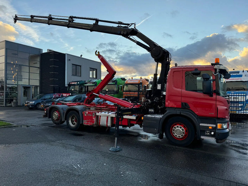 Scania P320 6X2 - EURO 6 + HIAB XS 144 HIPRO + REMOTE + HIAB HOOK + RETARDER - Sunkvežimis su kranu: foto 1 Scania P320 6X2 - EURO 6 + HIAB XS 144 HIPRO + REMOTE + HIAB HOOK + RETARDER - Sunkvežimis su kranu: foto 1