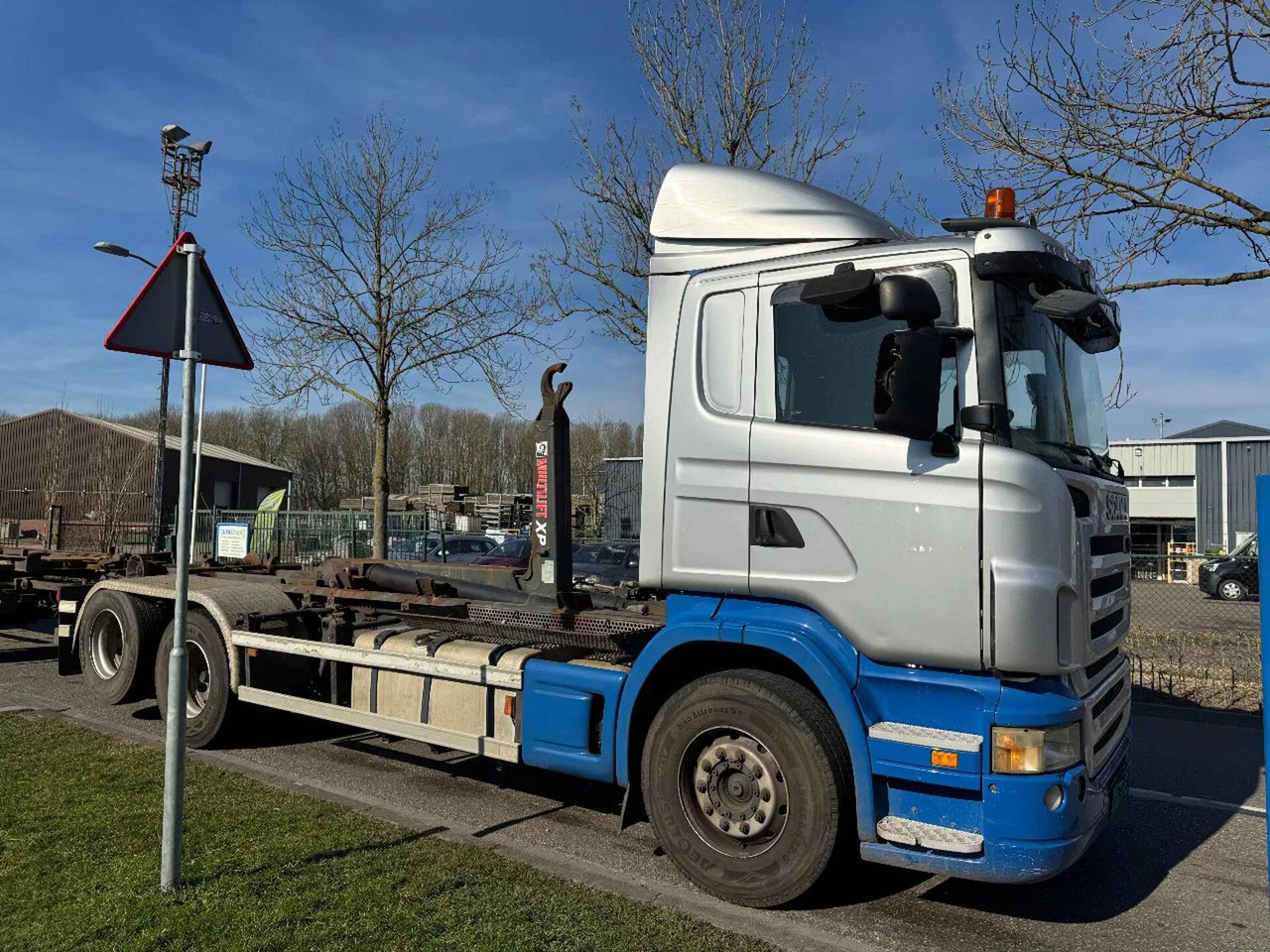 Scania R400 6X2 - EURO 5 + MULTILIFT HOOK + LIFTING AXL - Hook-lift sunkvežimis: foto 3 Scania R400 6X2 - EURO 5 + MULTILIFT HOOK + LIFTING AXL - Hook-lift sunkvežimis: foto 3